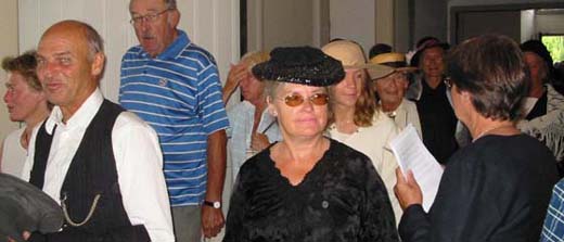 I kyrkan inledes 100&aring;rs dagen med &ouml;ppningstal...
